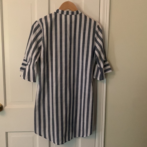 Striped Coverup with Ruffle Sleeve NWOT - Picture 3 of 3